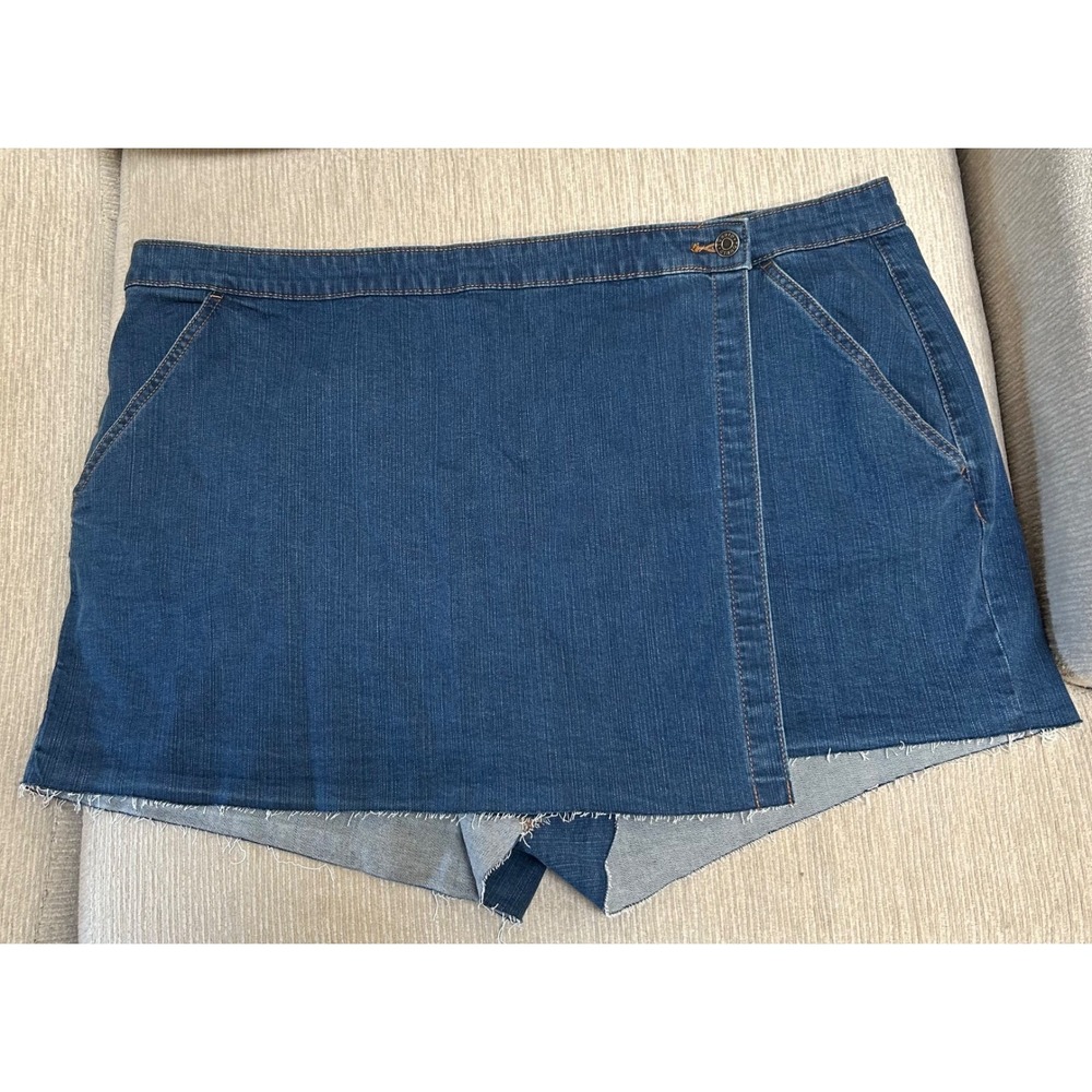 Torrid Feel The Fit Skort Size 26